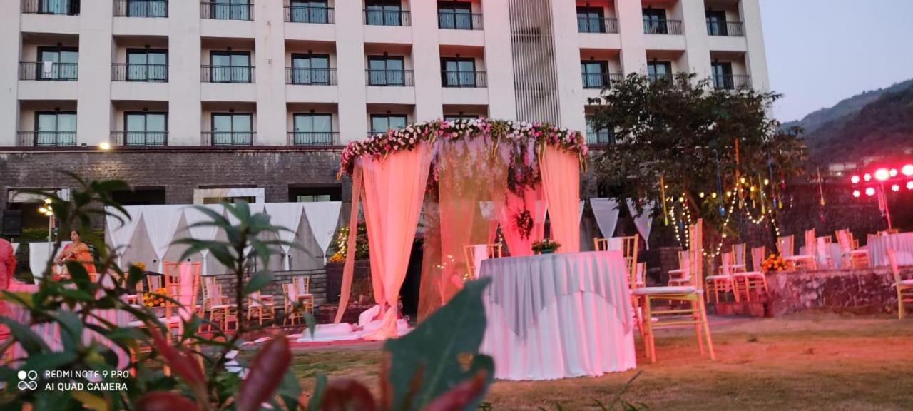 Celebration Lavasa Hotel Exterior foto
