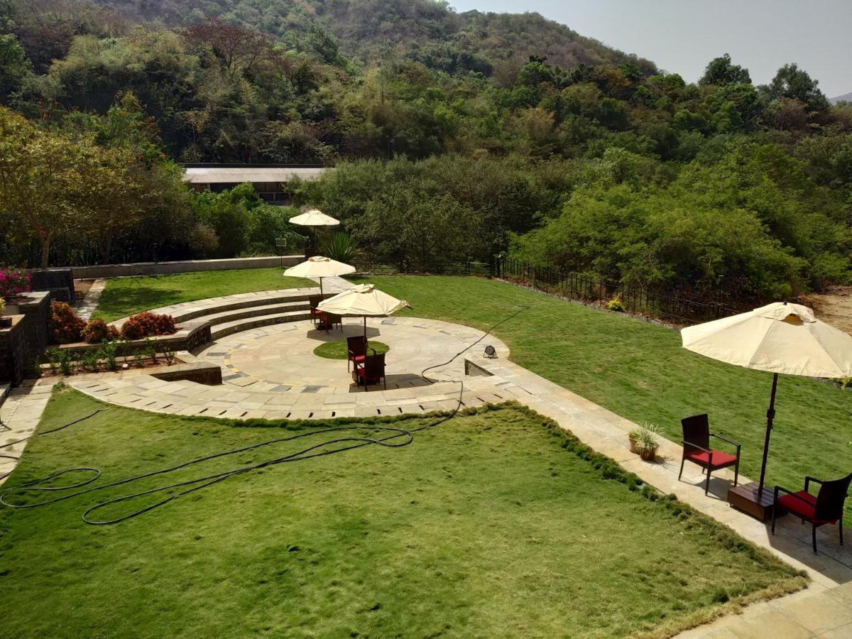 Celebration Lavasa Hotel Exterior foto