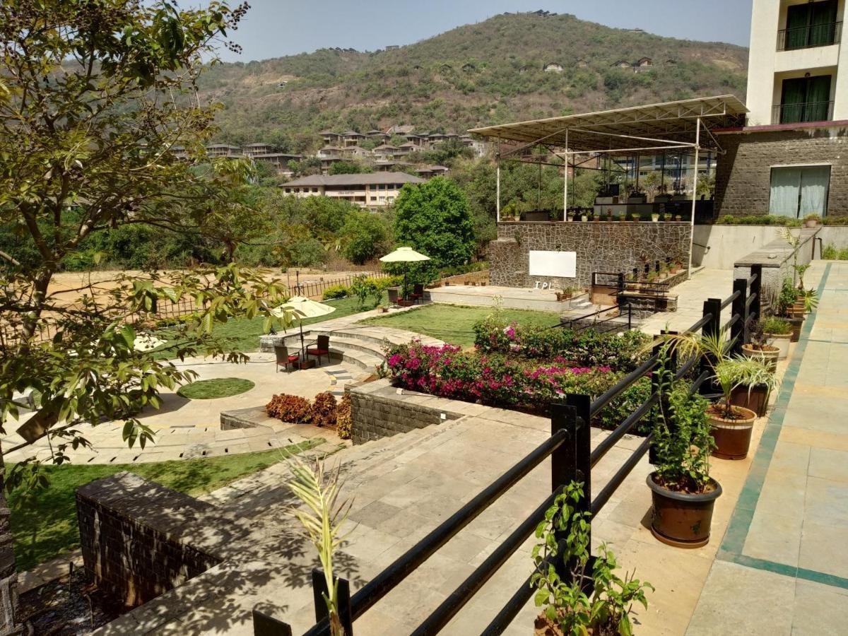 Celebration Lavasa Hotel Exterior foto